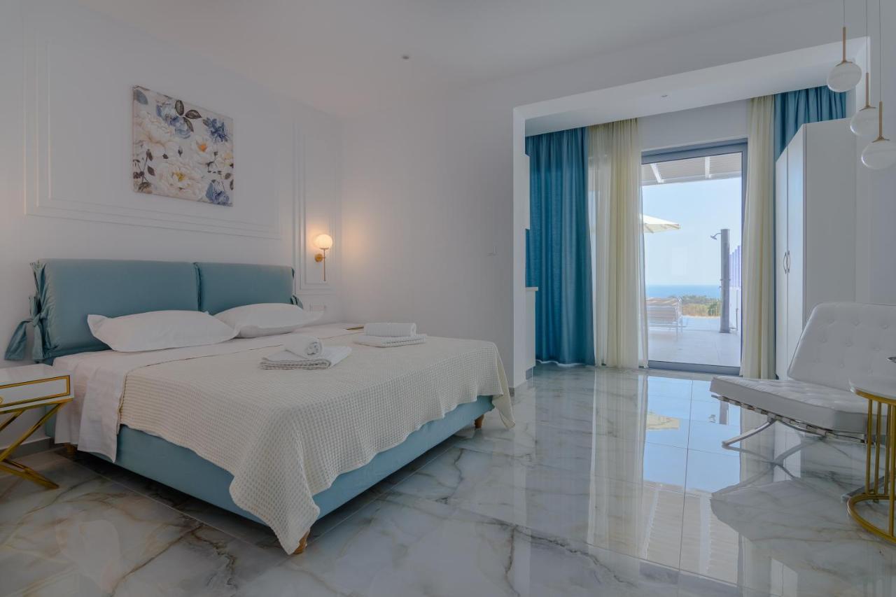 Dionisos Suites Lixouri Ngoại thất bức ảnh