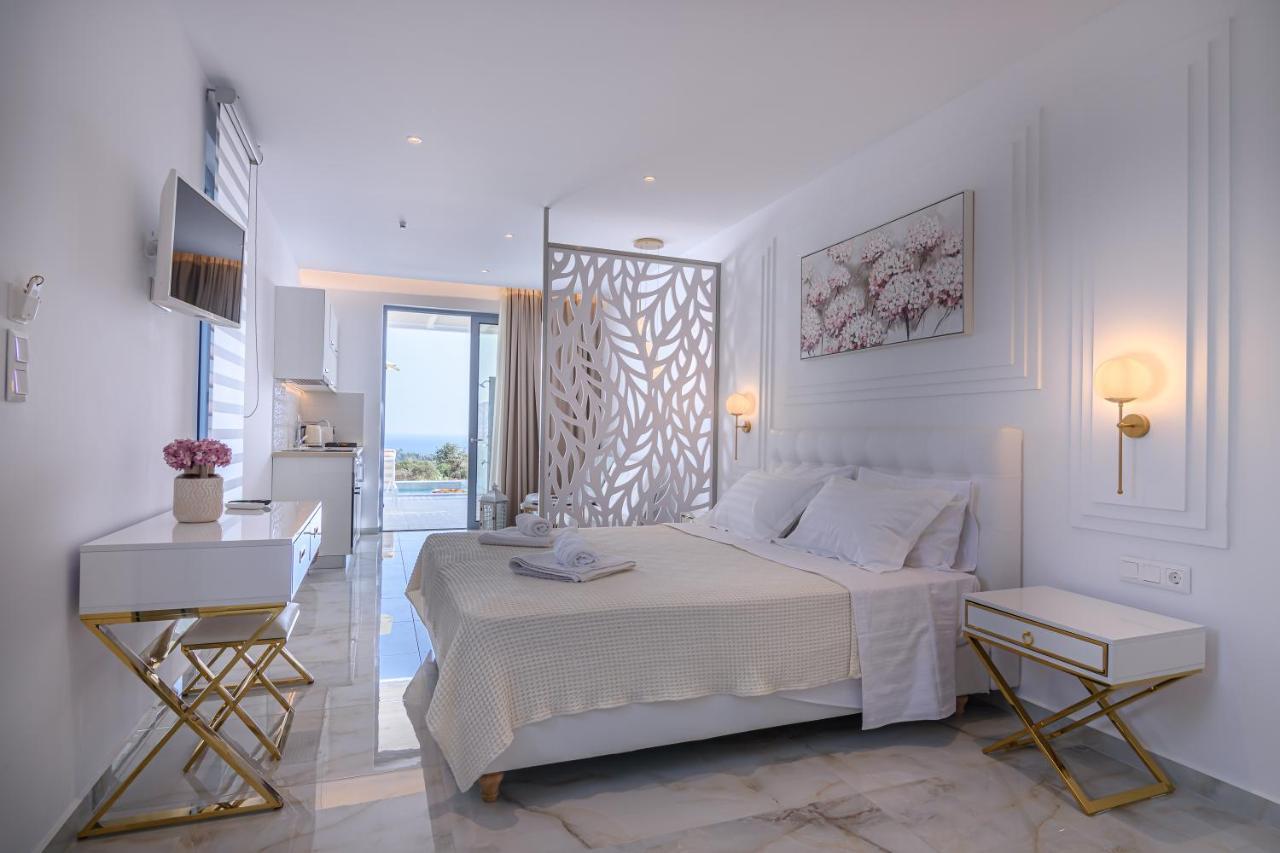 Dionisos Suites Lixouri Ngoại thất bức ảnh