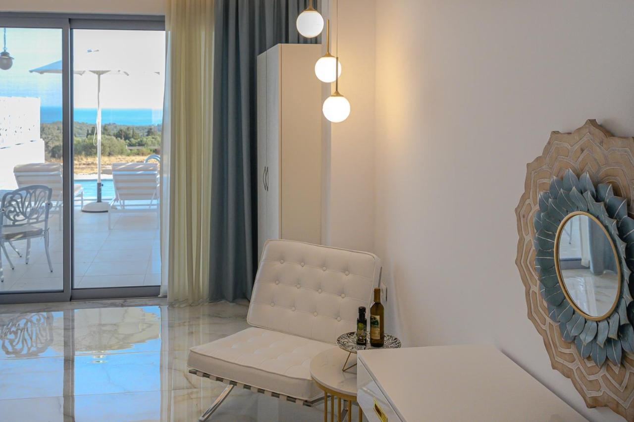 Dionisos Suites Lixouri Ngoại thất bức ảnh