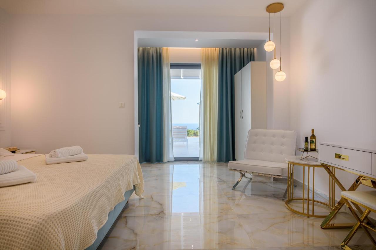 Dionisos Suites Lixouri Ngoại thất bức ảnh