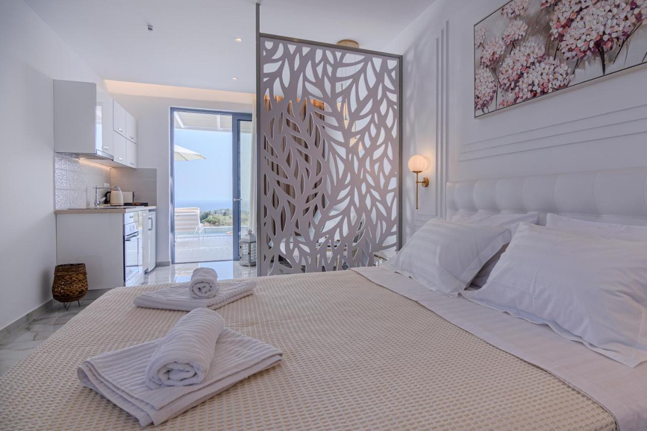 Dionisos Suites Lixouri Ngoại thất bức ảnh