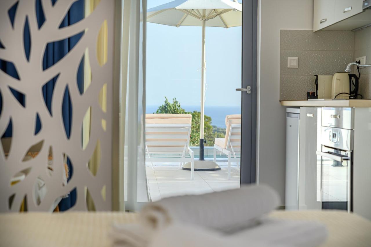 Dionisos Suites Lixouri Ngoại thất bức ảnh