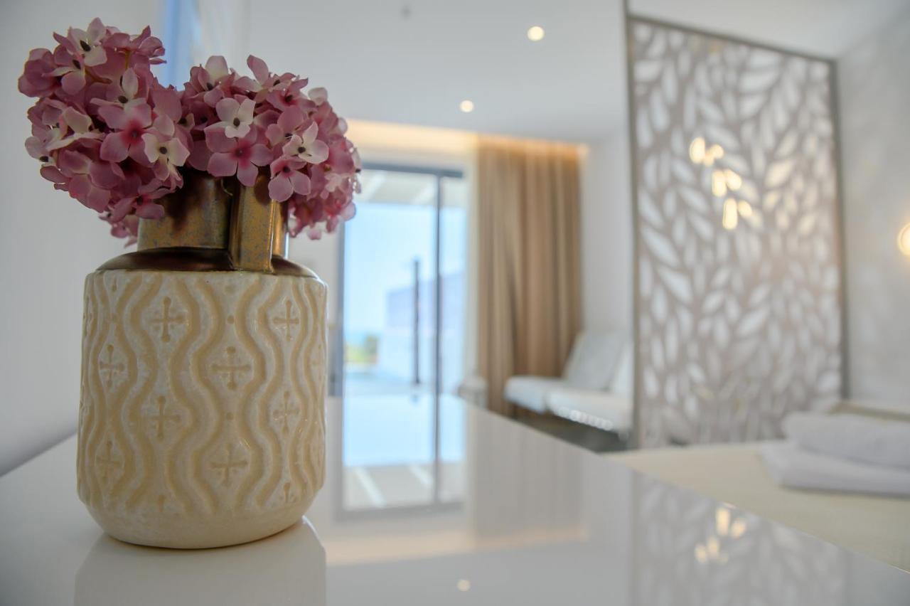 Dionisos Suites Lixouri Ngoại thất bức ảnh