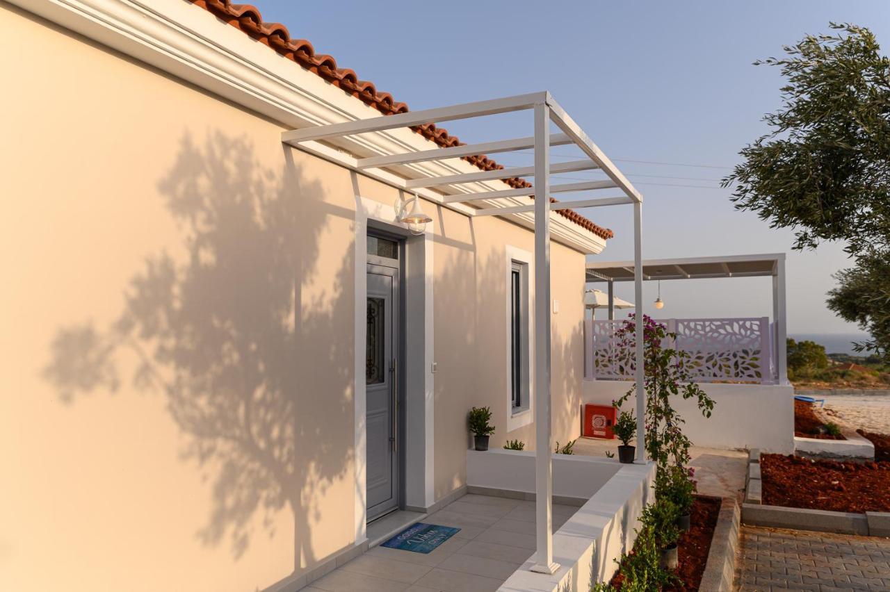 Dionisos Suites Lixouri Ngoại thất bức ảnh