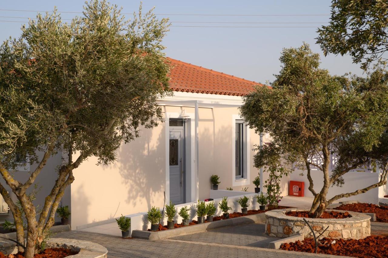 Dionisos Suites Lixouri Ngoại thất bức ảnh