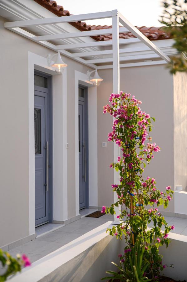 Dionisos Suites Lixouri Ngoại thất bức ảnh